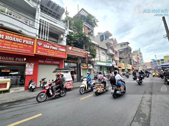 Bán nhà MT Nguyễn Hữu Cầu, Tân Định, Quận 1 - Đối Diện Chợ Tân Định. (8x18m0. HĐT 125tr/th