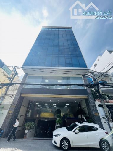Bán Tòa Văn Phòng Mặt Phố Cầu Giấy, Cầu Giấy DT 240m2, 10T, MT 9.5m. Giá Cực Rẻ