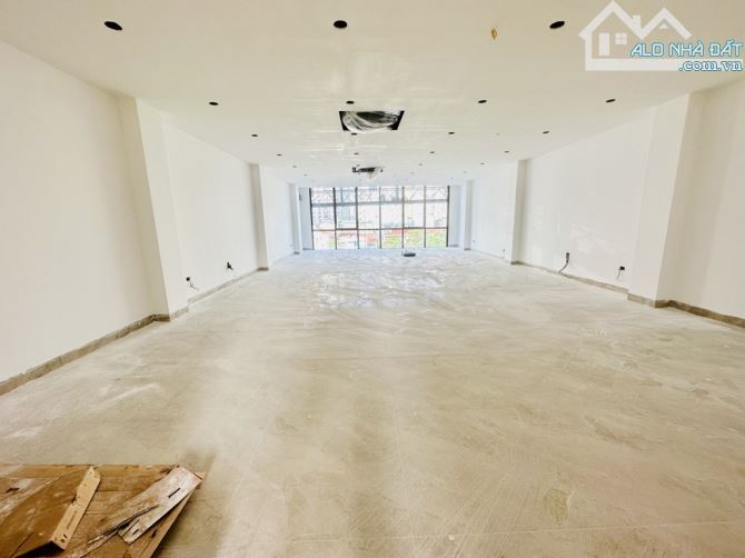 Bán tòa Buiding Khuất Duy Tiến  9 tầng thông sàn 121m, mặt tiền quyền lực, vỉa hè đá bóng - 1