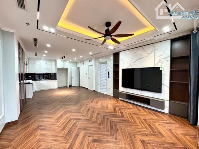 Ở + KD mọi loại hình! Bán nhà Xuân Thủy, thông, ôtô tránh, Gara ôtô, 64m2 7T MT 5.4m - 1