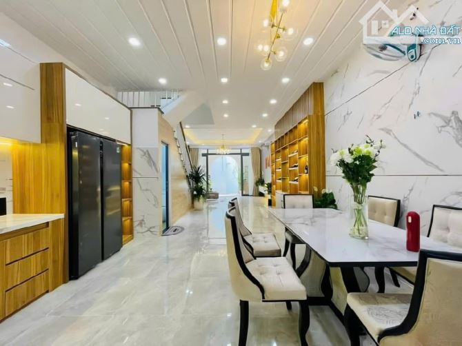 Bán nhà ngộp Nguyễn Thái Sơn, Gò Vấp có 3 phòng ngủ, 51m² chỉ 2 Tỷ 650, Sổ hồng riêng - 1