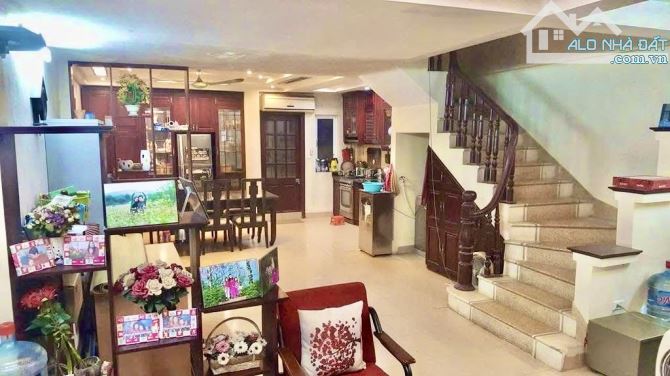 Bán nhà gần ngã tư Văn Cao, Liễu Giai, Thuỵ Khuê, Tây Hồ. Diện tích 73m2, giá nhỉnh 13 tỷ. - 1