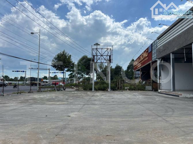 Mặt bằng - kho xưởng bãi 1.720m² mặt tiền đường Phạm Hùng gần ngã 3, lộ Container - 1