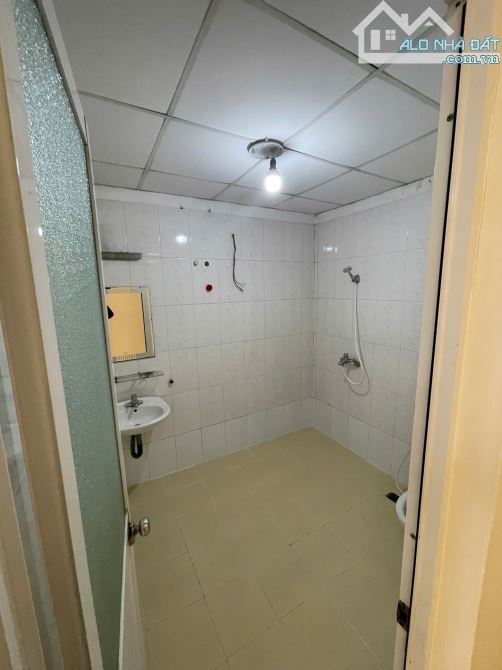 Cho thuê chung cư 310 Minh Khai 2pn đồ cơ bản giá tốt - 1