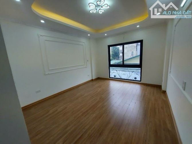 Nhỏ tiền -  Phúc Lợi, Long Biên, tiện tích đầy đủ, DT: 30m2, giá 4.4 tỷ ( có thương lượng) - 2