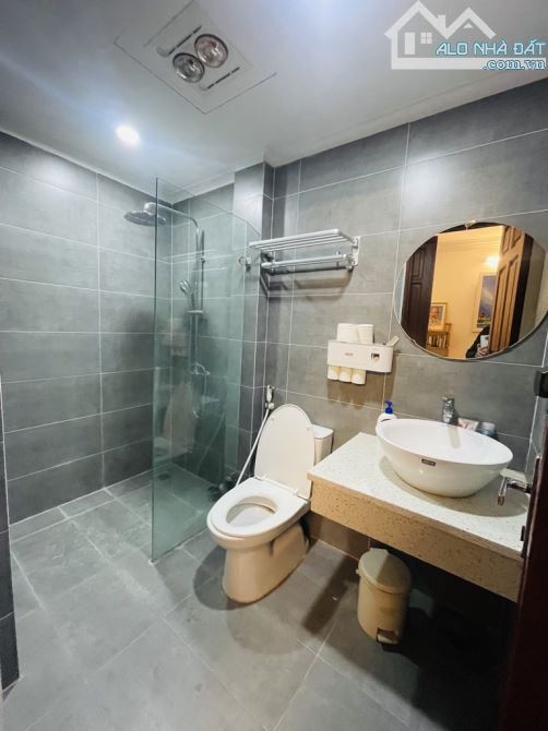 Mặt Tiền Rộng - Ngõ 3 Gác - Nội Thất, Thiết Kế Đẹp, phố Trương Định, dt: 56m,mt: 5,3m,5 tầ - 2