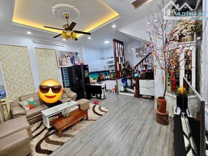 Bán Nhà 5 tầng 35m2 - Nhỉnh 7 Tỷ - phố Phạm Văn Đồng - 2