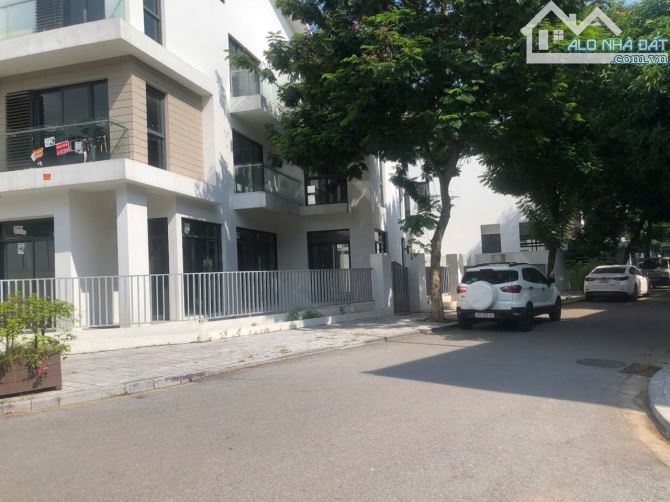 Bán gấp biệt thự  An Vượng Villa, DT 300m2, lô góc siêu thoáng - 2