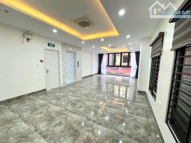 Ở + KD mọi loại hình! Bán nhà Xuân Thủy, thông, ôtô tránh, Gara ôtô, 64m2 7T MT 5.4m - 3