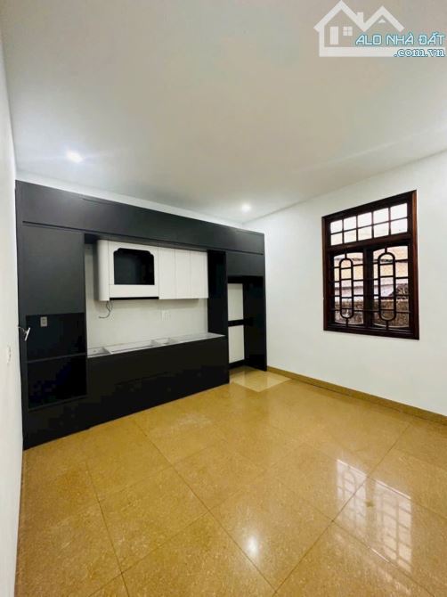 Bán nhà 03 tầng 3 mặt tiền kiệt OTO Rộng An Dương Vương, Tp.Huế Giá Tốt 3.3xx TỶ - 3