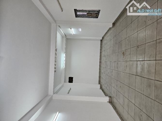 Bán Nhà  HXH Hương Lộ 2, 65m² x 4 Tầng, Giá Nhỉnh 5 Tỷ, Có Thể Ở Hoặc Cho Thuê - 3