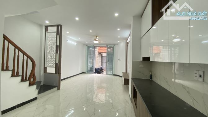 Việt Hưng, Long Biên cực hiếm, nhà 5 tầng x 42m2, MT 6m, Lô góc, 2 thoáng. Giá 5,8 tỷ - 3