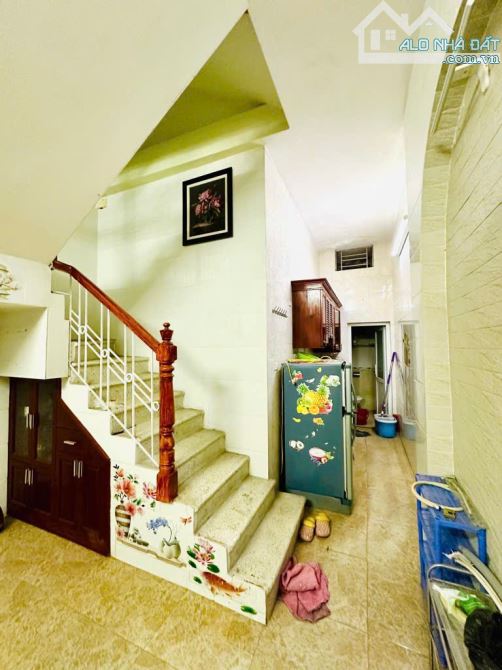 Rất hiếm! 
Bán nhà CHÙA BỘC, 30m2, 6 tỷ, Phân lô, Gần Ô Tô, 5 tầng, 4 Ngủ, Sổ chính chủ - 3