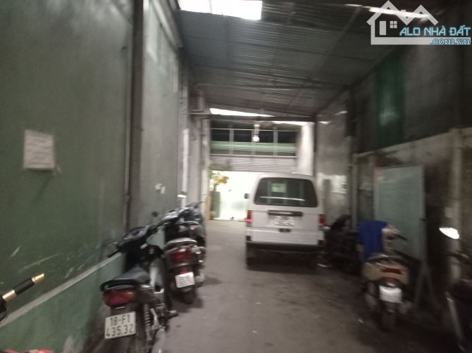 Bán nhà mặt phố Tân Mai DT 1150m2, MT 30m, Giá 90 tỷ