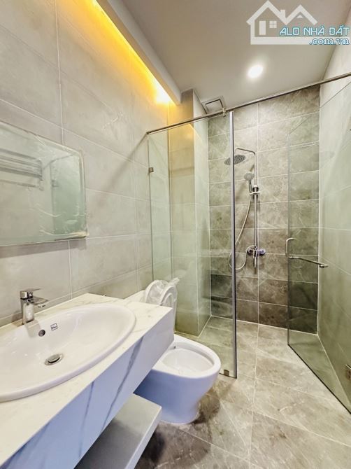 LÊ QUANG ĐỊNH P5 BÌNH THẠNH 68M2 - HẺM XE HƠI VÔ NHÀ - NỘI THẤT CAO CẤP - 6 TẦNG BTCT THAN - 4