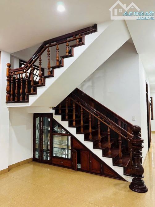 Bán nhà 03 tầng 3 mặt tiền kiệt OTO Rộng An Dương Vương, Tp.Huế Giá Tốt 3.3xx TỶ - 4