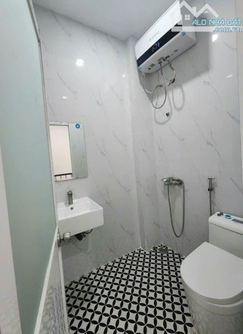 Bán nhà MỚI, ĐẦU HẺM, 27M2, NỞ HẬU TÀI LỘC, Đường Huỳnh Tấn Phát, Quận 7. - 5