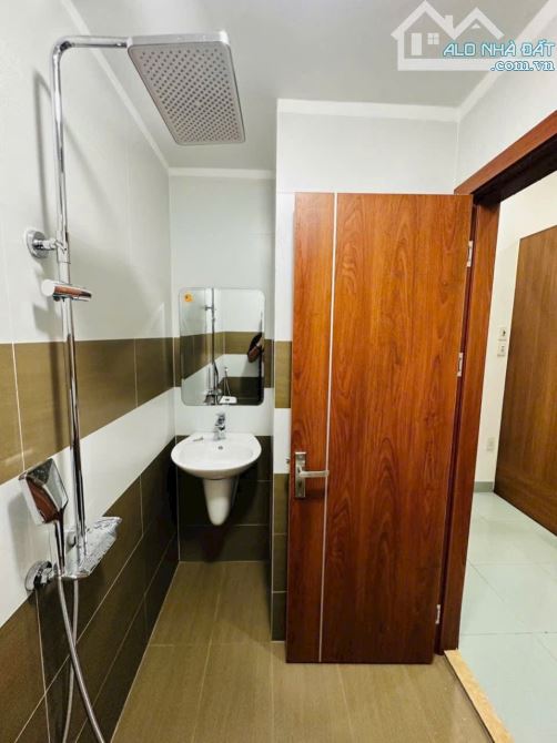 Bán nhà 03 tầng 3 mặt tiền kiệt OTO Rộng An Dương Vương, Tp.Huế Giá Tốt 3.3xx TỶ - 5