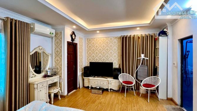 Bán Nhà 5 tầng 35m2 - Nhỉnh 7 Tỷ - phố Phạm Văn Đồng - 5