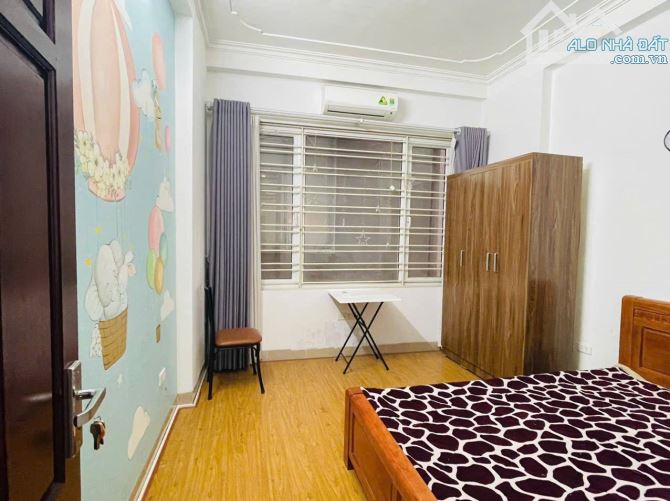 BÁN NHÀ DÒNG TIỀN-DỊCH VỌNG HẬU -5 tầng 40M- 3 BƯỚC RA PHỐ- VỊ TRÍ ĐẸP- CHỈ NHỈNH 9 TỶ - 5