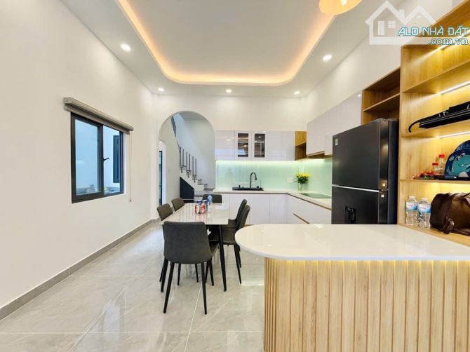 VILLA MINI ĐẸP Ở NGAY, 3 TẦNG, HẺM 3M, Đ. PHAN HUY ÍCH - P.12 - GV, 102M2 (6.8m x 18), 7.7 - 6