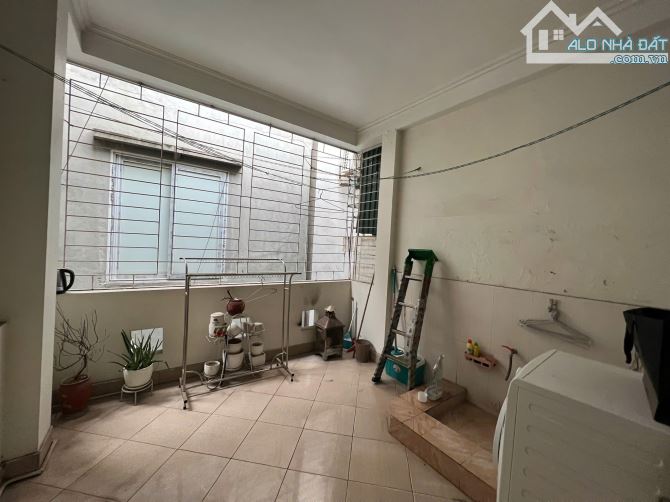 BÁN NHÀ DÒNG TIỀN-DỊCH VỌNG HẬU -5 tầng 40M- 3 BƯỚC RA PHỐ- VỊ TRÍ ĐẸP- CHỈ NHỈNH 9 TỶ - 7