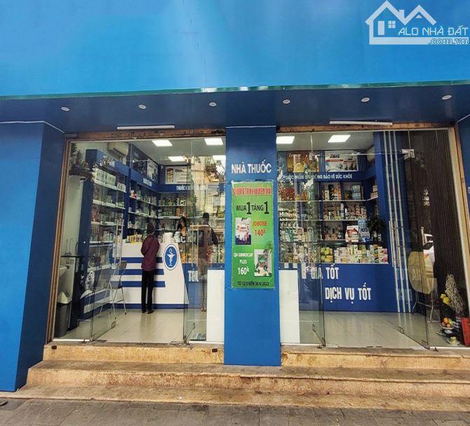 Bán Nhà Mặt Phố Nam Đồng, Đống Đa DT 191m2 x 3T, MT 7,6m, Giá Rẻ.