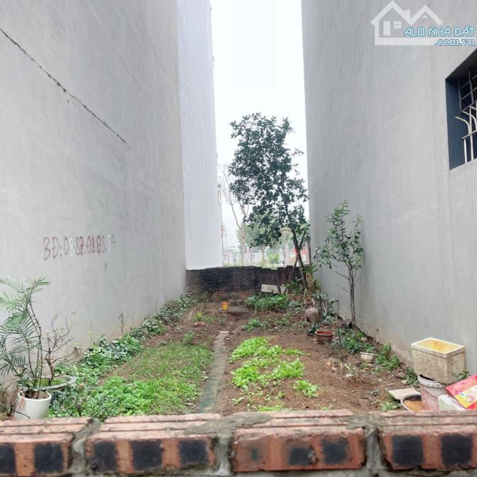 Bán Đất Tái Định Cư Ngọc Thụy Long Biên, DT: 62m2, sát công viên, giá 17 tỷ 800tr.