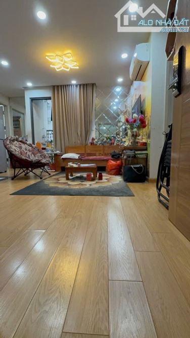 Cần bán căn hộ Garden Hill 99Trần Bình nhà đẹp, sẵn sổ giá 4,3 tỷ