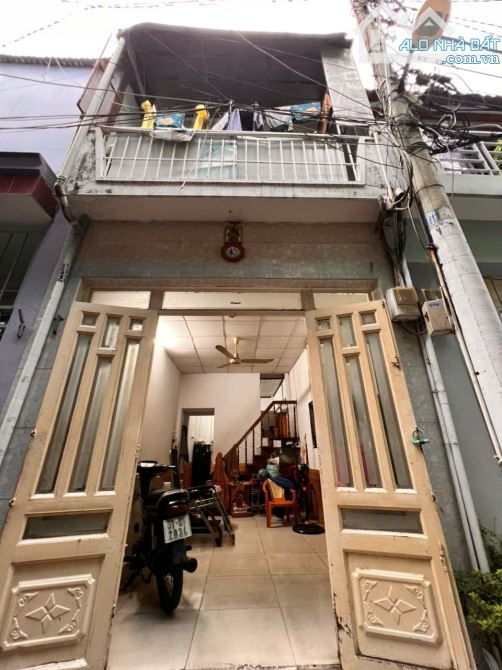 Bán nhà Tân Phú 👉HƠN 2 TỶ 3PN, DT: 3 x 9m ( Dt sàn : 63m ), Xây 1 Trệt 1 Lửng 1 Lầu