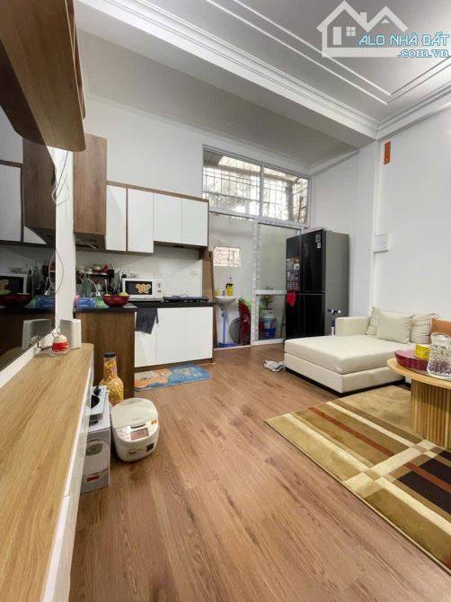 NHÀ ĐẸP BẠCH MAI – 42M² – MẶT TIỀN 4M – FULL NỘI THẤT – CHỈ Ở LUÔN