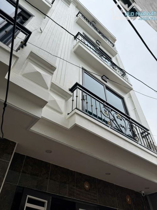 Đường trước nhà hơn 3m, ô tô đỗ cách 20m, 300m ra Lê TrọnG Tấn Cần bán căn,La Phù