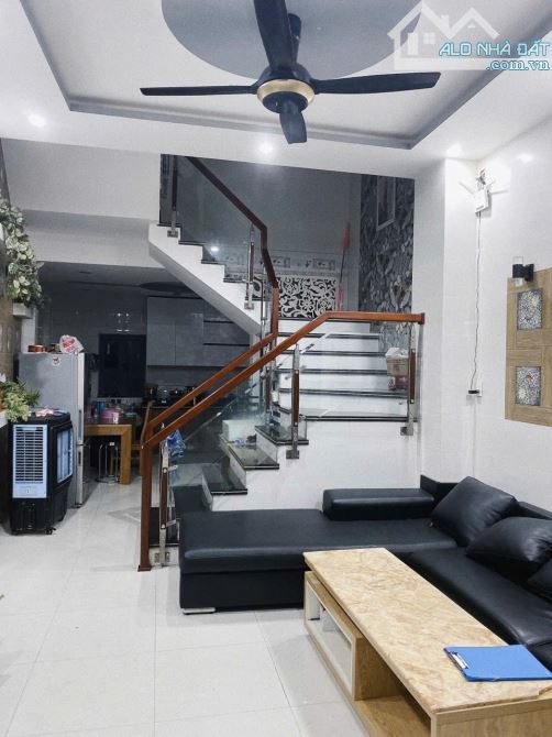 💥🏘 Nhà 3 Tầng 2 Mặt Tiền, Đường 10.5m, Sát Chợ Mai Sơn Trà, Kinh Doanh Sầm Uất, Chỉ 8.7