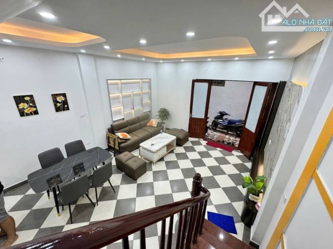 34M2, 4 TẦNG, 5 M MẶT TIỀN, NGÕ TO, THÔNG, HIẾM CÓ, KHÓ TÌM CẦU GIẤY.