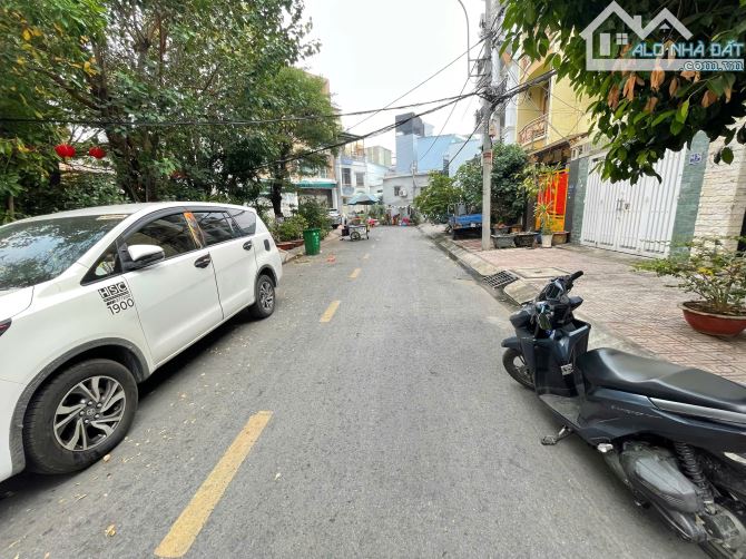 Bán nhà 8 x 18m, mặt tiền KDC Bùi Minh Trực Q8