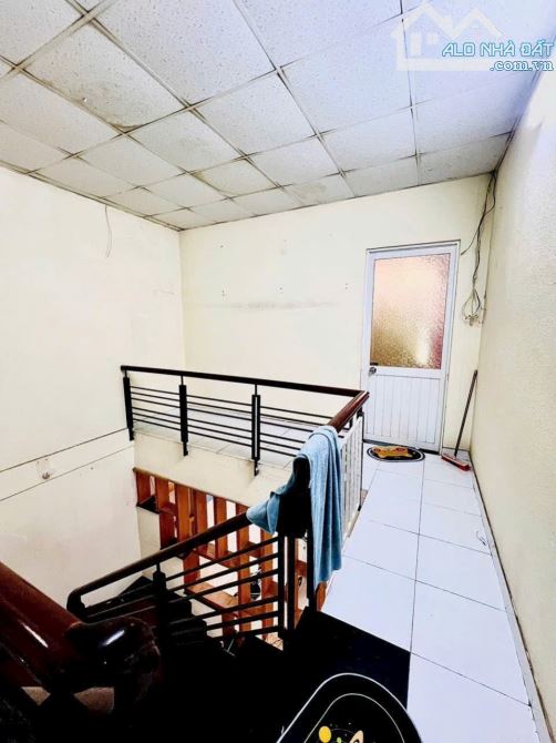 Đỗ Thừa Luông - siêu thị Aeon - 2 tầng nhà như hình - 4x15m chủ ngộp - chính chủ gửi - 1