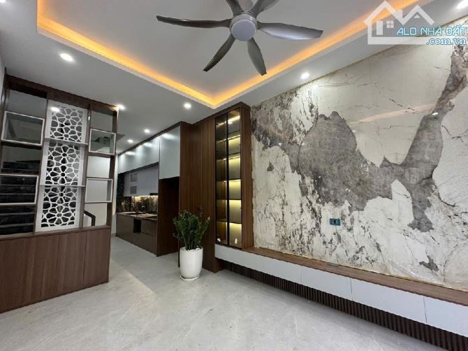 CĂN NHÀ QUÁ ĐẸP, GIÁ TỐT, BÁT KHỐI 38M2, 05 TẦNG, 5,8 TỶ - 1