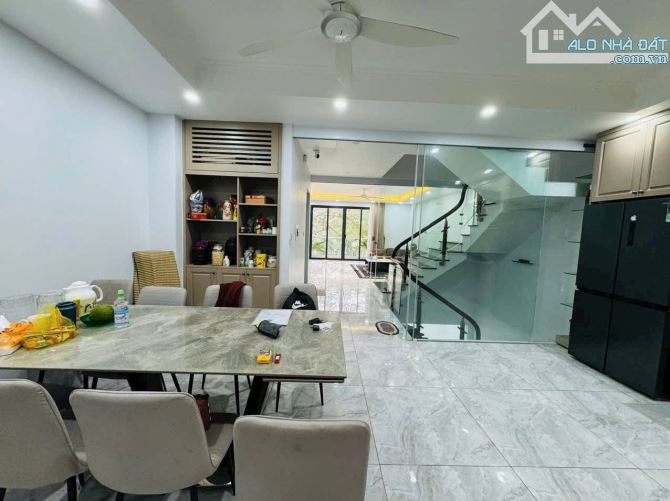 Ngộp bank bán gấp nhà Lô Góc khu đấu giá Mậu Lương view công viên 68m2 chỉ 14 tỷ - 1