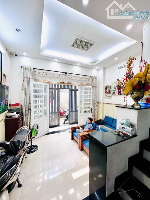 NHÀ QUẬN TÂN PHÚ-TÂY THẠNH 45M2-4 TẦNG HẺM XE HƠI NHỈNH 5 TỶ HƠN. - 1