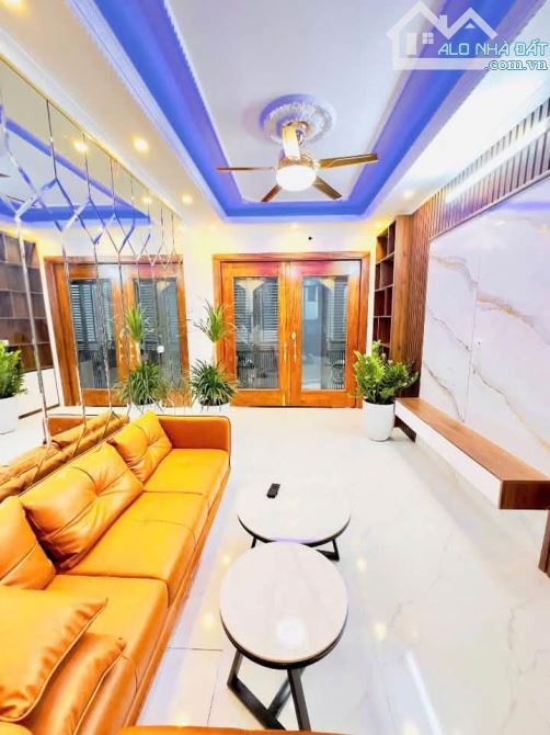 Hiếm, Nhà Đẹp Ở Luôn, ÔTô Đỗ Cửa, Phó Vĩnh Hưng, 30m2, 5T, Full Nội Thất, Giá 6.3 Tỷ. - 1