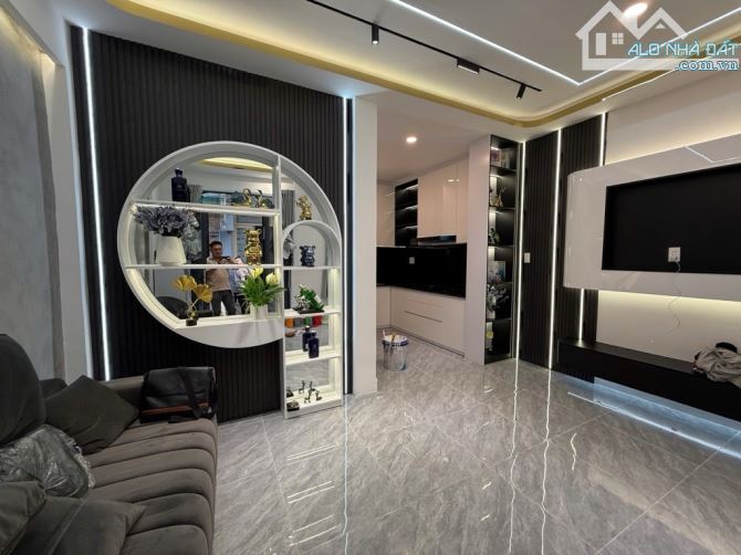 NHÀ MỚI NGUYỄN LÂM, SÁT KHU ẨM THỰC PHAN XÍCH LONG,NHỈNH 5 TỶ - 1