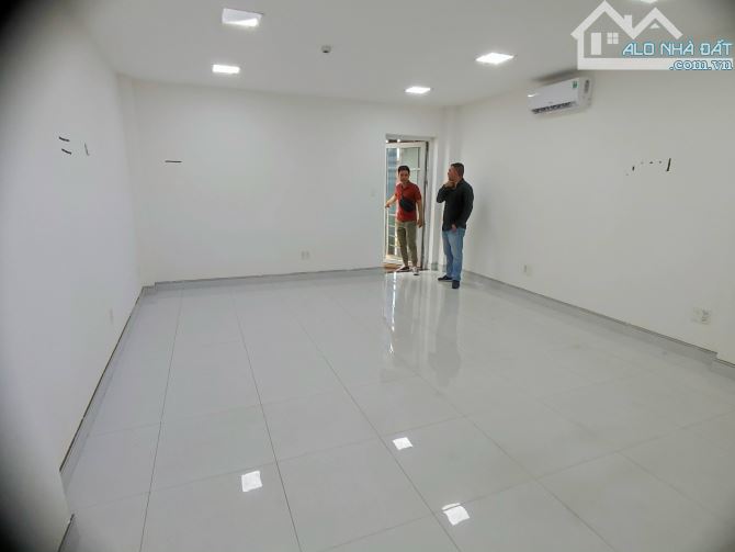 Cho Thuê Văn Phòng Đường Ung Văn Khiêm Phường 25 Quận Bình Thạnh DT 50m2 giá 12 triệu/th - 1