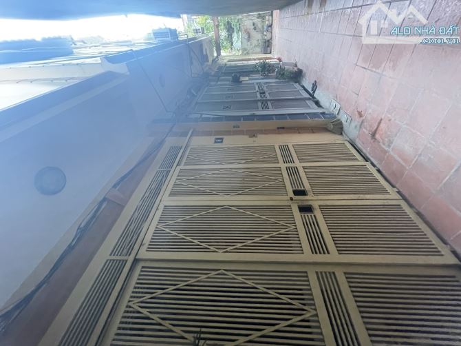BÁN NHÀ PHỐ LĨNH NAM - NHÀ DÂN XÂY 30M CHỈ 5.4TỶ - 15M RA OTO TRÁNH - 1