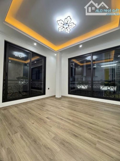 Bán nhà dòng tiền Yên Hoà - 50m2 - 10 phòng - lô góc - 13,2 tỷ - 1