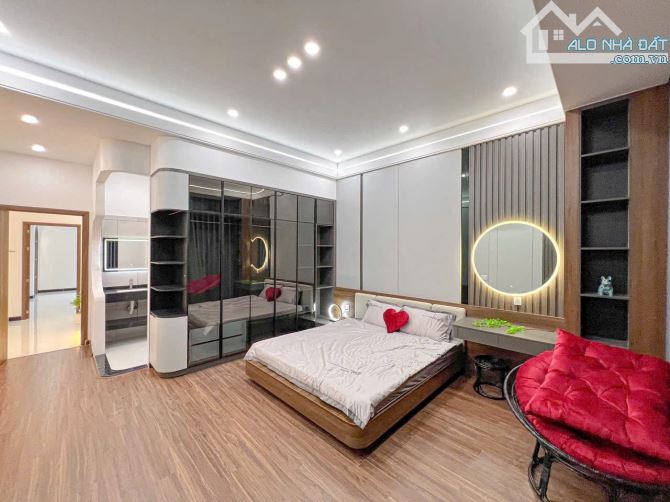 🏡🏡🏡NHÀ TRỆT 2 LẦU MỚI ĐẸP - FULL NỘI THẤT CAO CẤP - Đ. D4 KDC HỒNG LOAN GIÁ CHỈ 5.9 TỶ - 12
