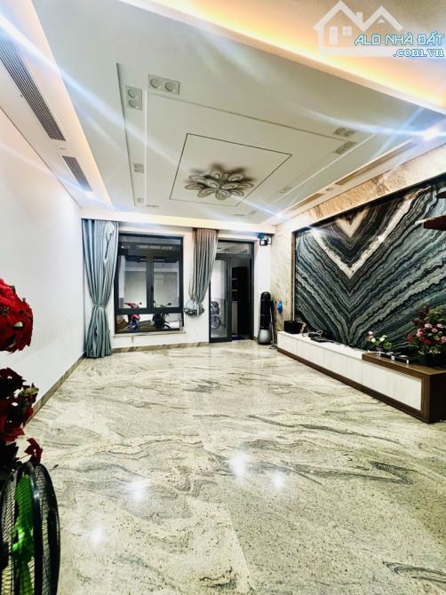 BIỆT THỰ MẶT TIỀN ĐƯỜNG TÂY THẠNH, TÂN PHÚ -4 TẦNG-142M2 CHỈ 18 T.Ỷ HƠN xíu - 2