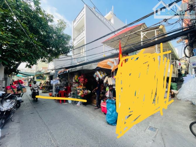 NHÀ GIÁ RẺ QUẬN 7 LÔ GÓC Đ NGUYỄN VĂN QUỲ.KẾ P M H.DT: 109M2 .2 TẦNG.NG 6.4 M .GIÁ 6.5 TỶ. - 2