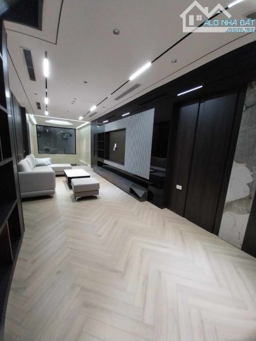 Nhà Phố Hoàng Như Tiếp, Bồ Đề - Vị Trí Vàng, 60m2, 6 Tầng, Thang Máy, Full đồ - 2