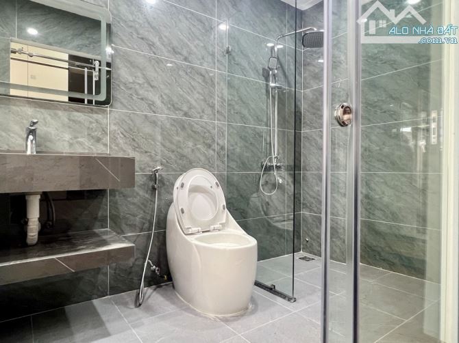 Bán nhà Nguyễn Văn Cừ 6 tầng thang máy, oto đỗ cửa, gần phố giá hơn 11 tỷ - 3