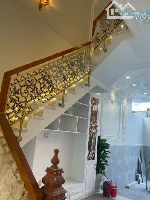 SIÊU PHẨM CÓ THANG MÁY THỊ TRẤN NHÀ BÈ - HẺM XE HƠI NGỦ TRONG NHÀ - NHÀ 4 TẦNG MỚI ĐẸP LUN - 3